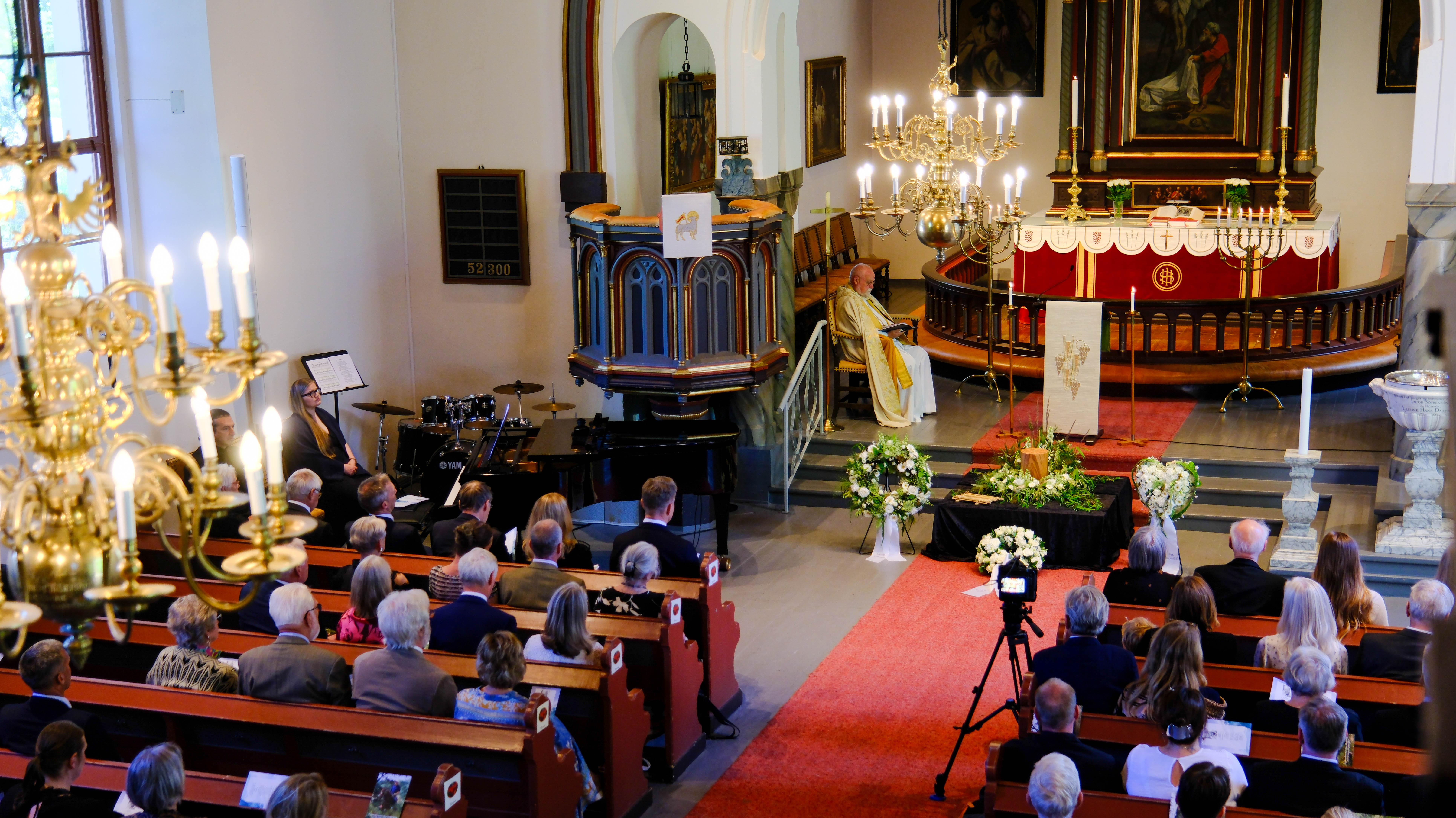 Thor Heyerdahls Familie I Larvik For Minnestund 6